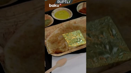 В Южноиндийском Городе Хайдарабаде Местные Блинчики Подают с 24-каратным Листом Золота