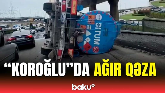 Heydər Əliyev prospektində bitum daşıyan maşın aşıb