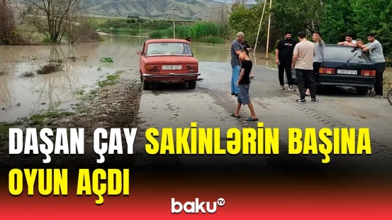 Çay suları şəhərlə əlaqəni kəsdi | Şəkidə insanlar çətin vəziyyətdə