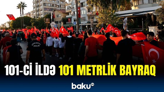 Mersində 101 metrlik nəhəng Türkiyə bayrağı ilə yürüş keçirildi