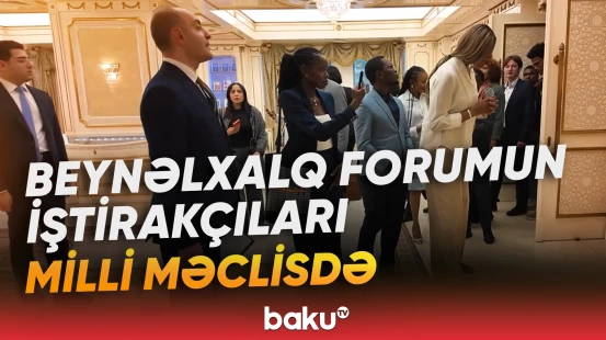 Qonaqlara parlamentin tarixi barədə məlumatlar verilib