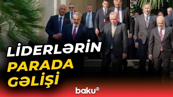 Prezidentlərin parada gəlmə anından görüntülər