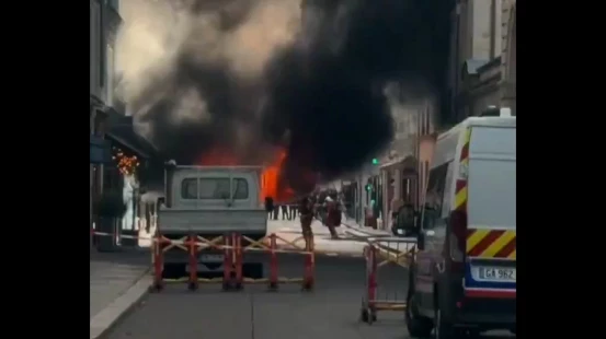 Fransa başbakanının konutu önünde patlama meydana geldi