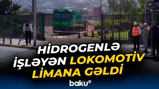 Çilidə hidrogenlə işləyən lokomotivin limana gəlmə anı