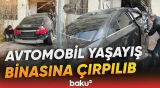 Gəncədə avtomobil yaşayış binasına çırpılıb