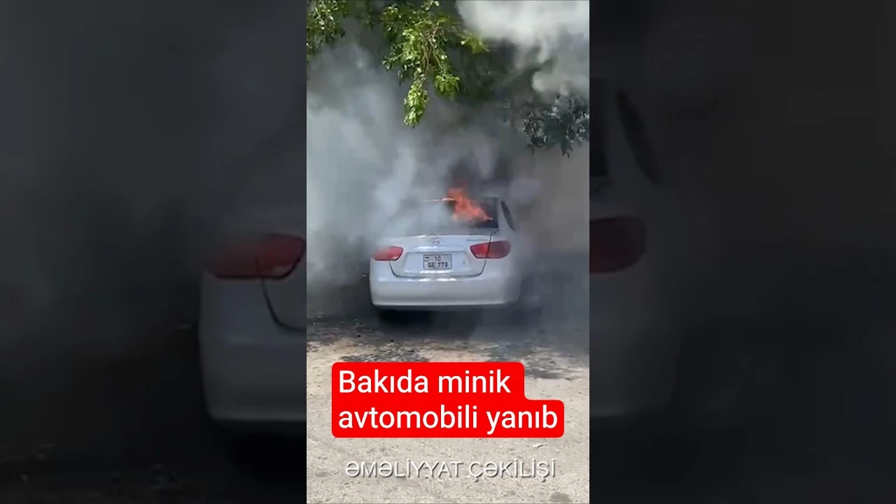 Bakıda minik avtomobili yanıb - Baku TV