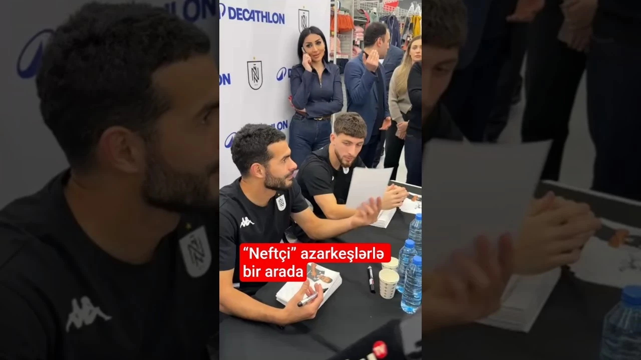 “Neftçi”nin futbolçuları azarkeşlərlə bir araya gəldi