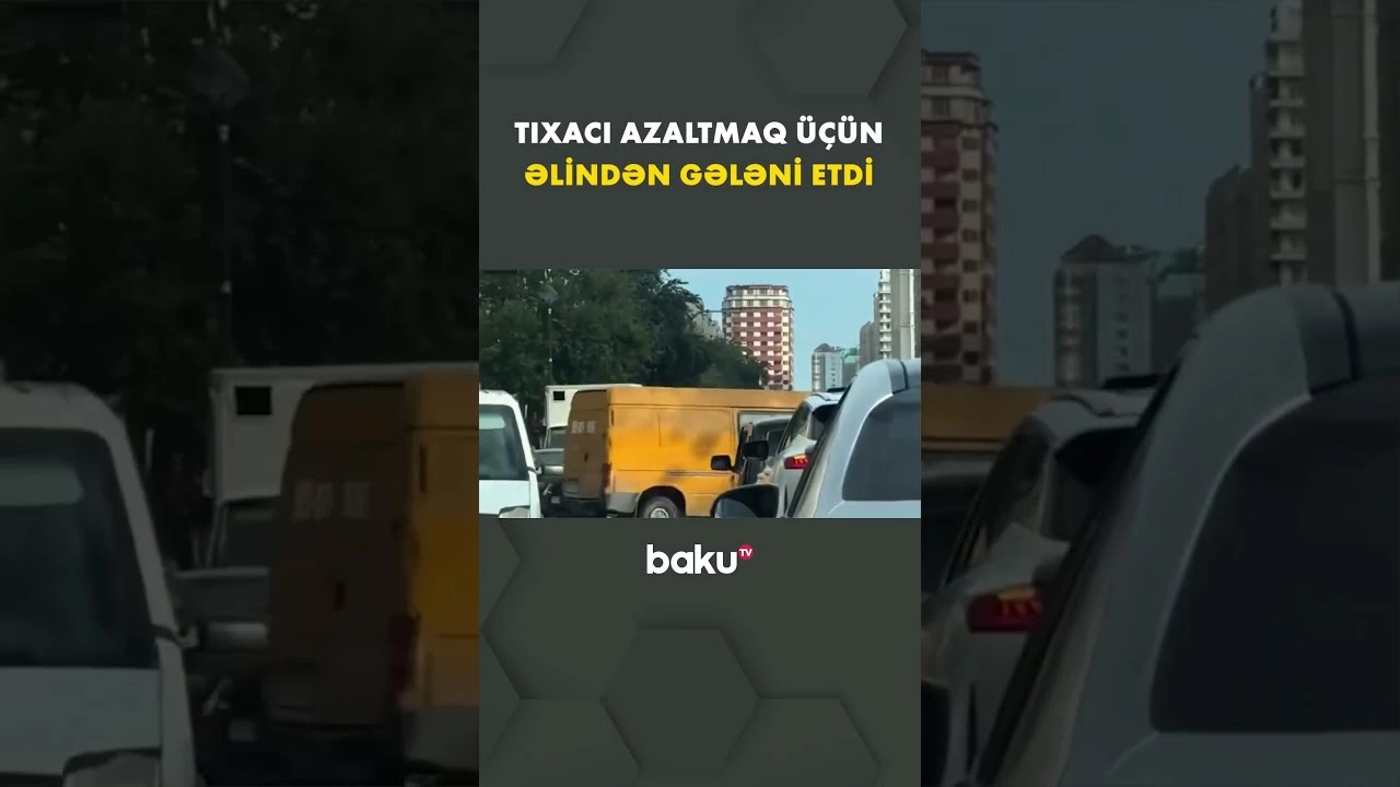 İşıqforun işləmədiyi ərazidə hərəkəti bu gənc tənzimlədi - Baku TV